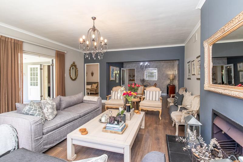 4 Bedroom Property for Sale in Constantia Western Cape